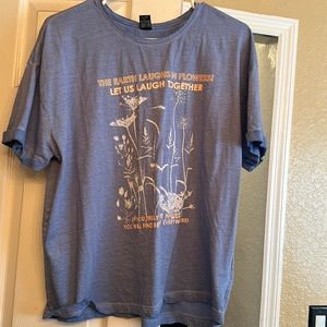 Women’s medium T-shirt with design